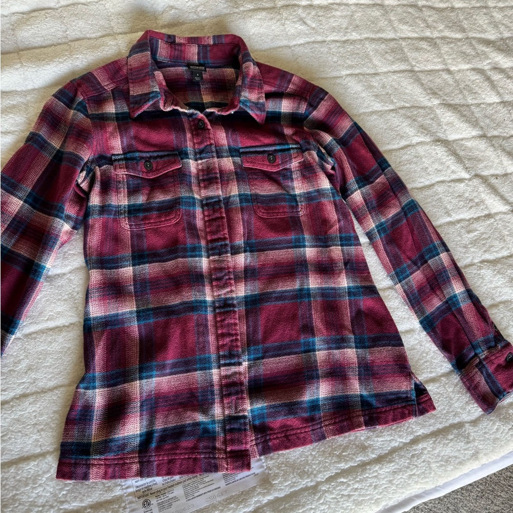 Patagonia Organic Cotton Plaid Shirt in I Burgundy/ Blue plaid.